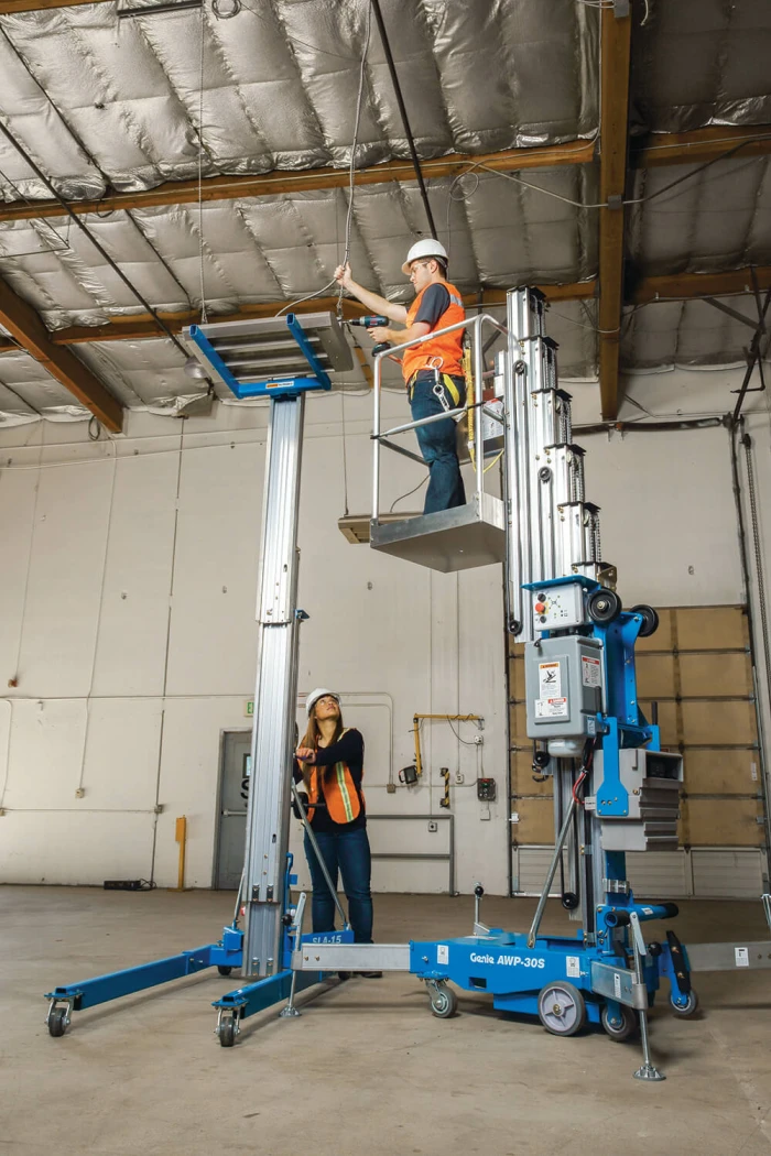 Genie SLA™-20 Superlift Advantage - Material Lift Winch Stacker