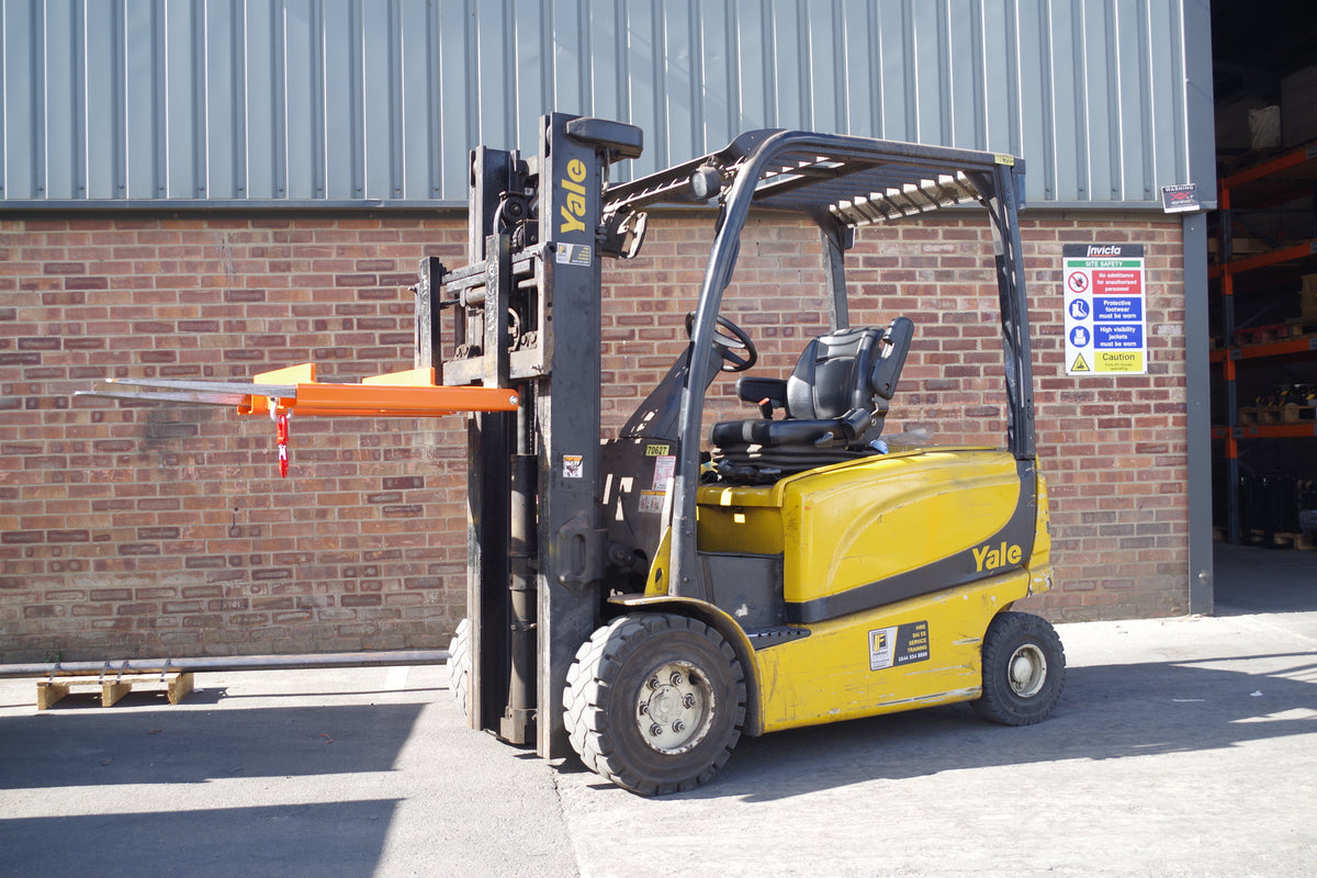 Invicta Fixed Fork Mounted Hook