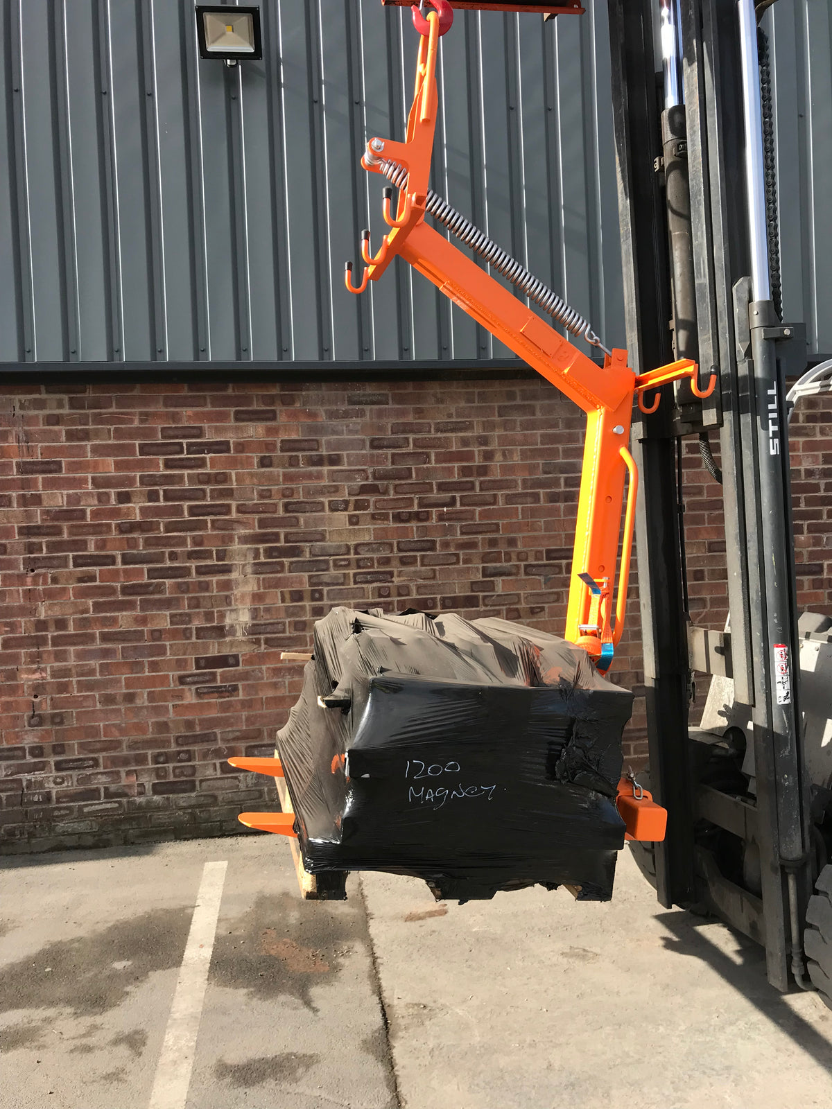 Invicta Automatic Pallet Forks